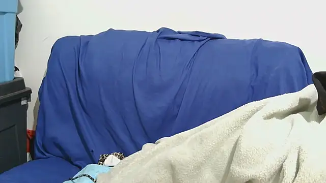 sluttylaura21 online show from 11, 11, 2025