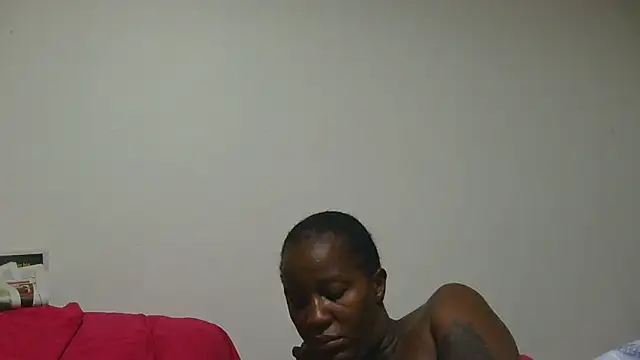 sluttylaura21 online show from 25, 2, 2026