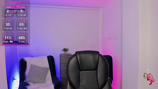 emilly smith 1 online show from 17, 10, 2025