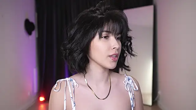 Snapshot of anniehillofficial chatting on 28, 2, 2025 anniehillofficial online show from 28, 2, 2025