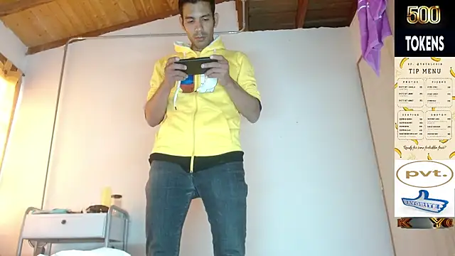 Snapshot of JohanyLatino chatting on 12, 5, 2026 JohanyLatino online show from 12, 5, 2026