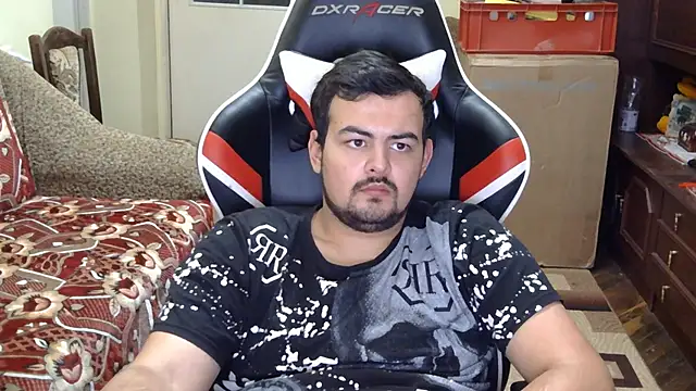 Snapshot of LuckyMarone chatting on 29, 10, 2025 LuckyMarone online show from 29, 10, 2025