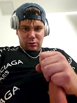 Snapshot of ACABFTP chatting on 8, 9, 2025 ACABFTP online show from 8, 9, 2025