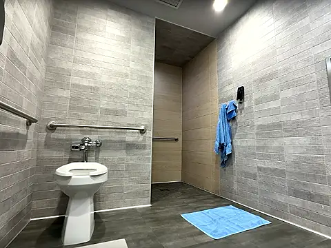 Snapshot of mikejones7661 chatting on 8, 2, 2026 mikejones7661 online show from 8, 2, 2026