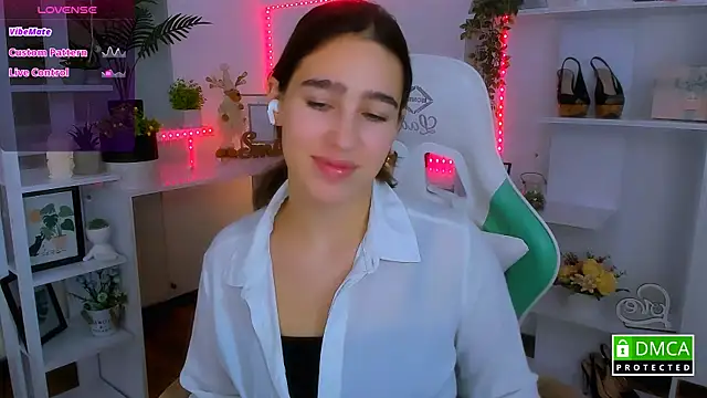  Eliizabeth  online show from 19, 12, 2025