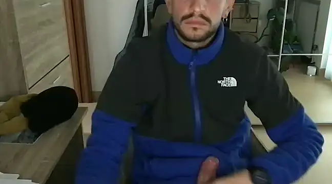 Snapshot of lupopiemontese chatting on 27, 1, 2025 lupopiemontese online show from 27, 1, 2025