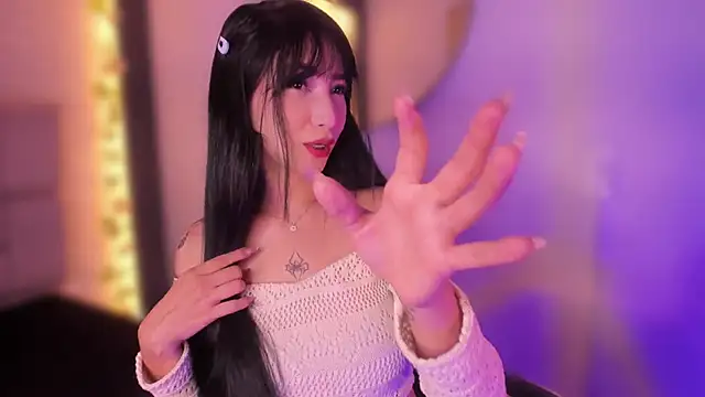 emma woods  online show from 10, 12, 2024