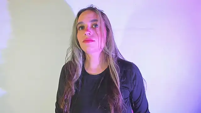 Natalia Suarez online show from 2, 10, 2025