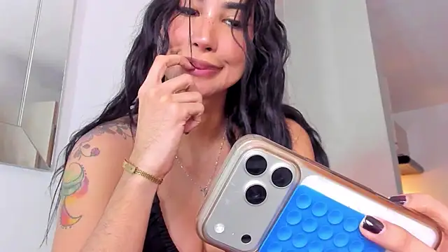 Snapshot of GarciaMilu chatting on 14, 5, 2026 GarciaMilu online show from 14, 5, 2026