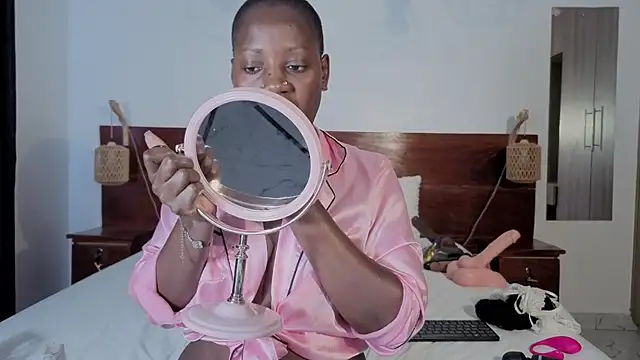 Elegant Ebony online show from 3, 7, 2026