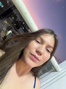 Snapshot of AmelieLaurent_ chatting on 20, 12, 2025 AmelieLaurent online show from 20, 12, 2025