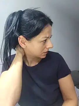 bruneta sexy23 online show from 12, 1, 2025