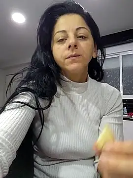 bruneta sexy23 online show from 23, 2, 2025