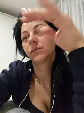 bruneta sexy23 online show from 27, 2, 2025