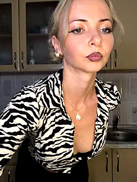 Kristina03 online show from 4, 11, 2025