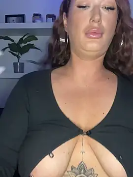 Snapshot of MissyLeeX chatting on 7, 3, 2025 MissyLeeX online show from 7, 3, 2025