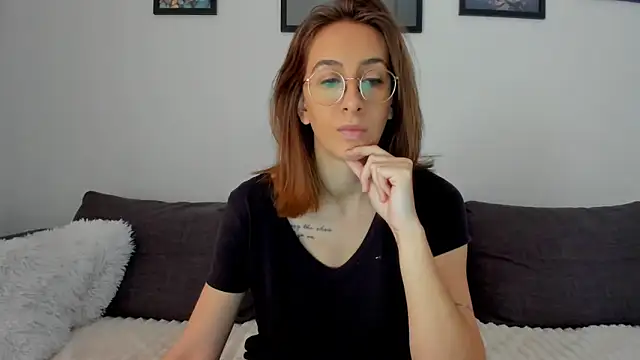 DesireMore90 online show from 5, 2, 2026