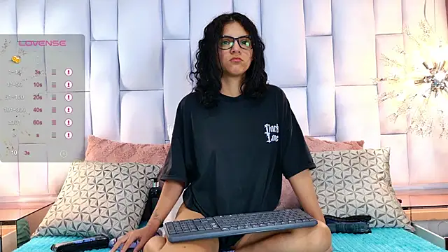 Iris Ross  online show from 28, 11, 2025