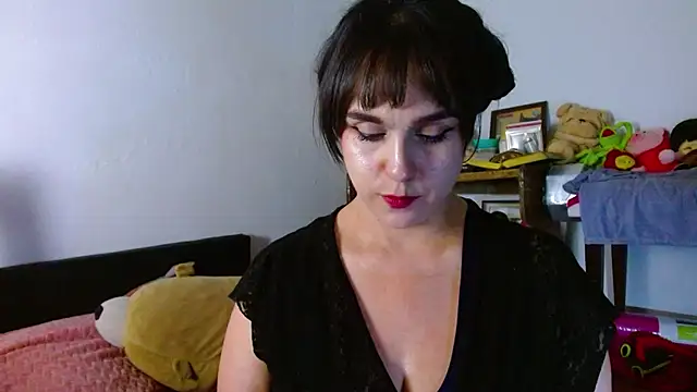 Snapshot of collette_beaufoy_ chatting on 12, 6, 2026 collette beaufoy online show from 12, 6, 2026