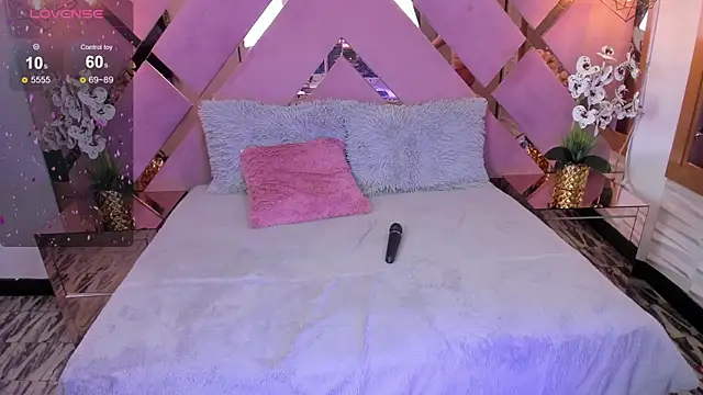 SHANONCLARK online show from 5, 2, 2025