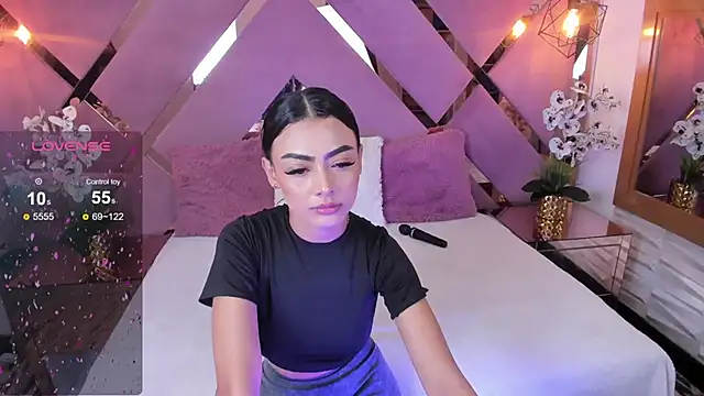 SHANONCLARK online show from 5, 3, 2025