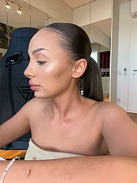 Snapshot of MileySin1111 chatting on 7, 3, 2026 MileySin1111 online show from 7, 3, 2026