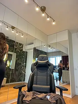 Snapshot of MileySin1111 chatting on 9, 4, 2026 MileySin1111 online show from 9, 4, 2026