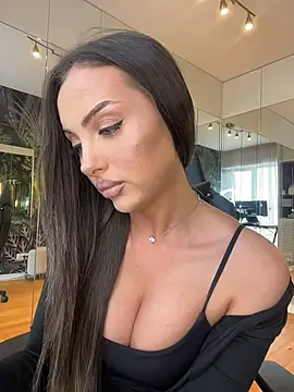 Snapshot of MileySin1111 chatting on 14, 4, 2026 MileySin1111 online show from 14, 4, 2026