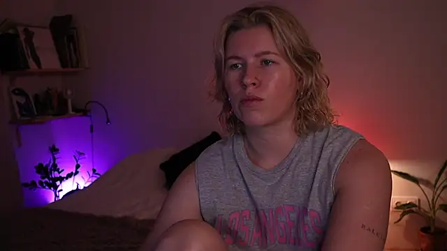 moonamii online show from 18, 12, 2025