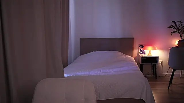 moonamii online show from 30, 6, 2026