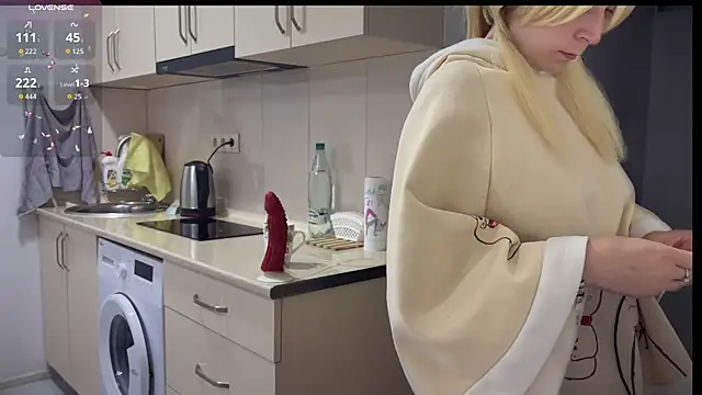 ShiroiFubuki online show from 26, 9, 2025