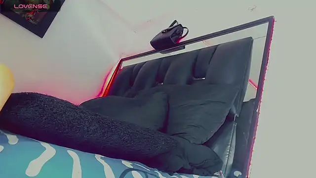 candy kendall online show from 23, 4, 2026