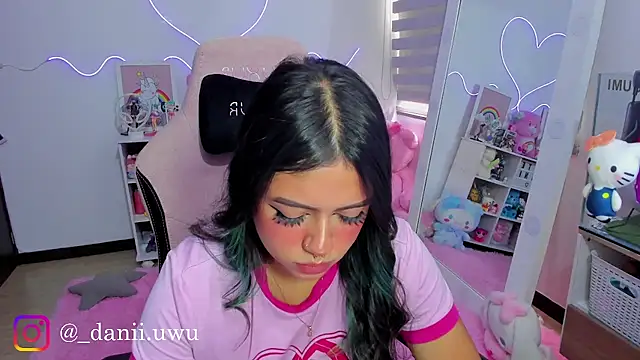 CuteDani  online show from 1, 6, 2026