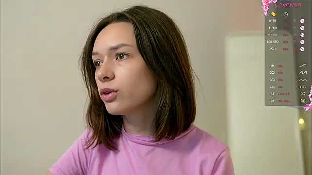 VivianLy  online show from 10, 12, 2024