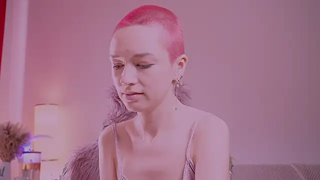 VivianLy  online show from 14, 5, 2026