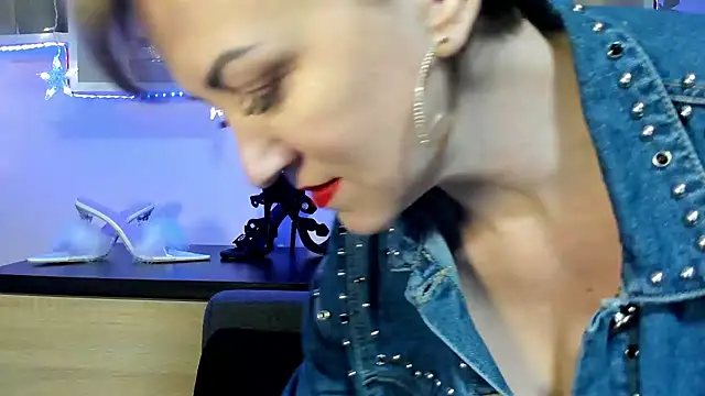 Snapshot of feliziaDesire chatting on 21, 1, 2025 feliziaDesire online show from 21, 1, 2025