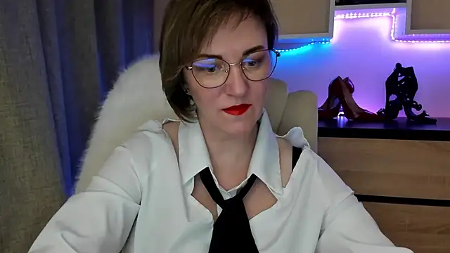 Snapshot of feliziaDesire chatting on 2, 2, 2026 feliziaDesire online show from 2, 2, 2026