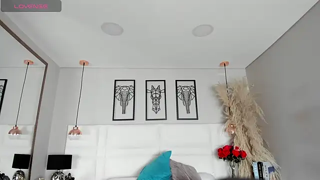 Rebeca jones online show from 10, 11, 2025