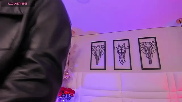 Rebeca jones online show from 17, 11, 2025