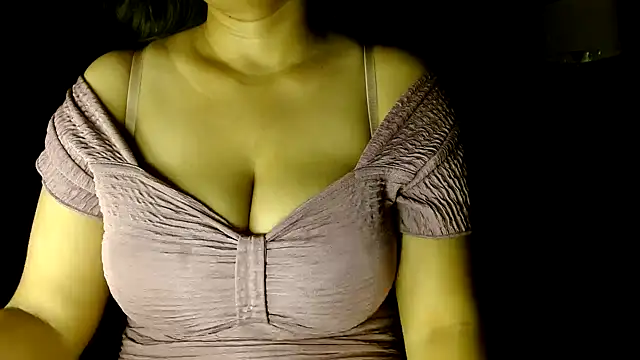 janifer001 online show from 21, 4, 2026