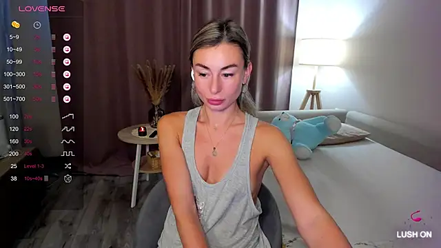 Snapshot of DannaEvan chatting on 5, 12, 2024 DannaEvan online show from 5, 12, 2024