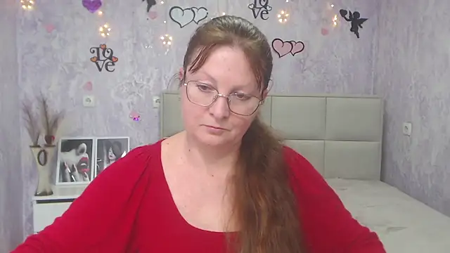 VanessaHotts online show from 7, 3, 2025