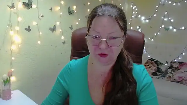 VanessaHotts online show from 6, 3, 2026