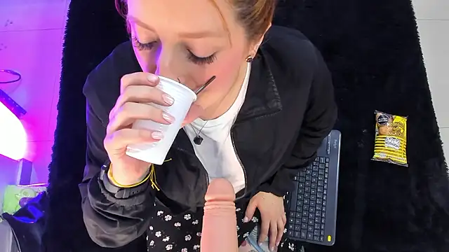 JulietaAlves online show from 8, 1, 2026