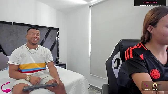 Snapshot of AnnieAndStefan chatting on 27, 6, 2026 AnnieAndStefan online show from 27, 6, 2026