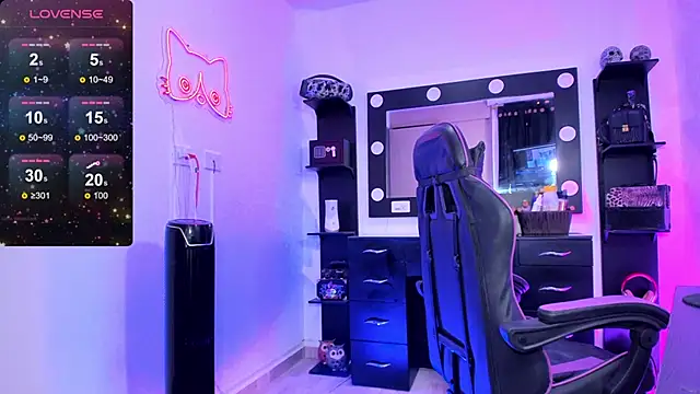 miss kitty online show from 15, 10, 2025