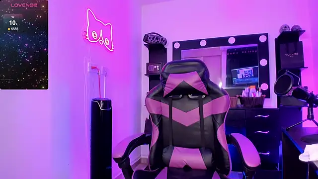 miss kitty online show from 6, 4, 2026