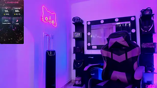 Snapshot of miss_kitty chatting on 24, 6, 2026 miss kitty online show from 24, 6, 2026
