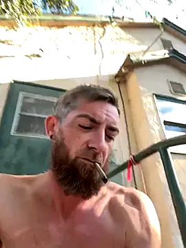 Snapshot of mandjpuff2 chatting on 8, 10, 2025 mandjpuff2 online show from 8, 10, 2025