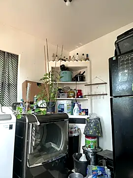 Snapshot of mandjpuff2 chatting on 22, 10, 2025 mandjpuff2 online show from 22, 10, 2025